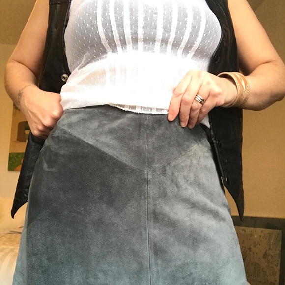 Banana Republic Suede Skirt - Picture 6 of 11